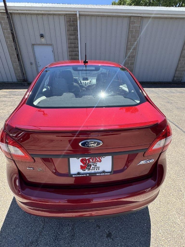 Ford Fiesta SE Sedan 2013