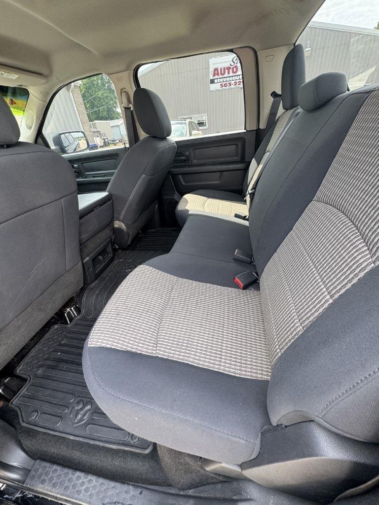 RAM 1500 ST Crew Cab 4WD 2012