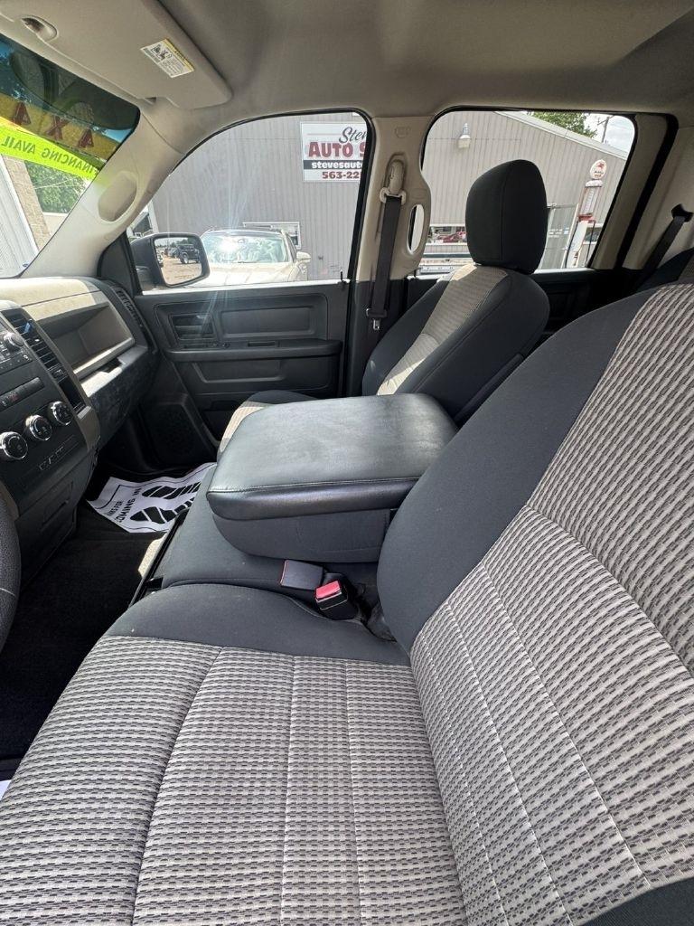 RAM 1500 ST Crew Cab 4WD 2012