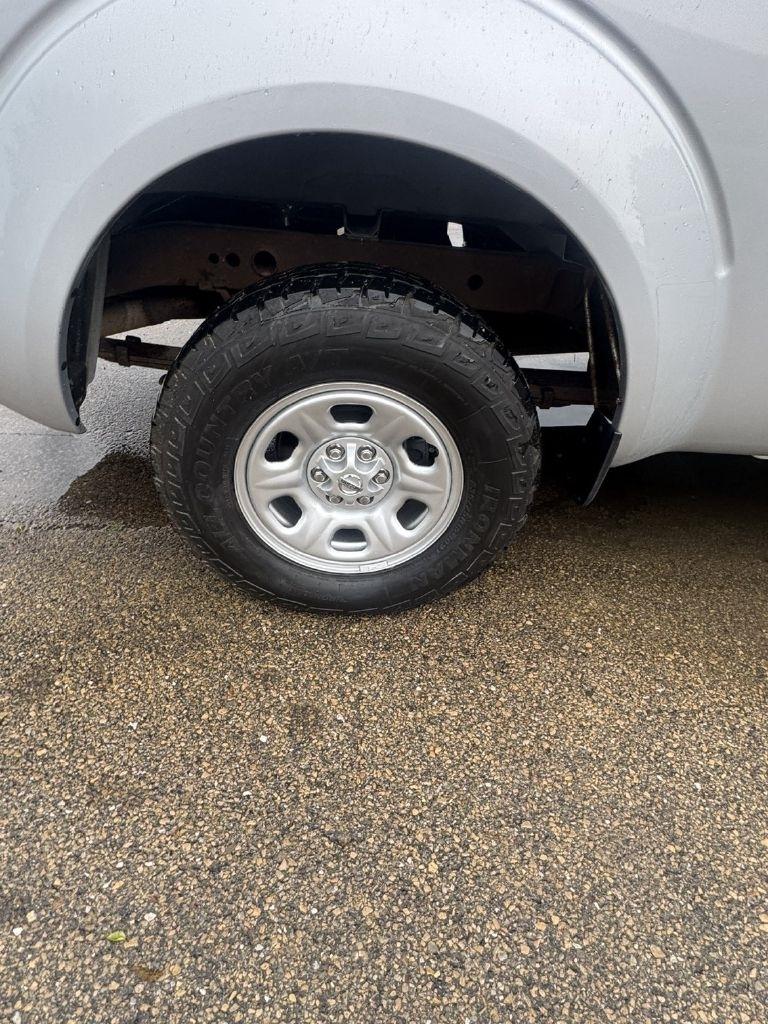 Nissan Frontier  2015
