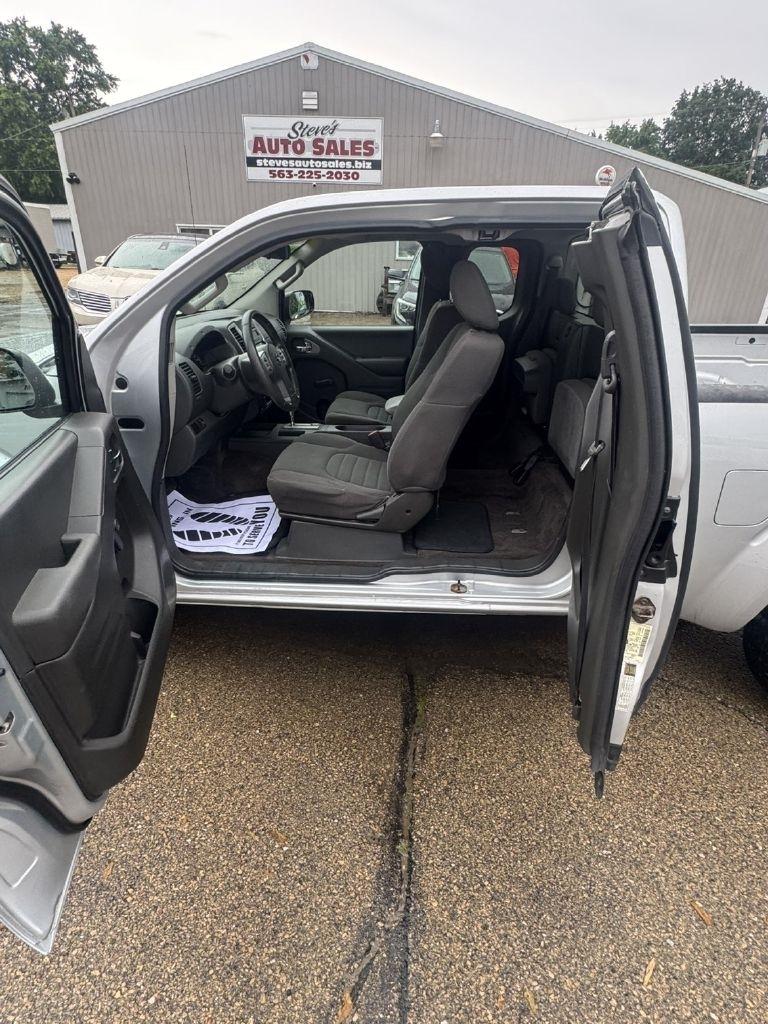 Nissan Frontier  2015