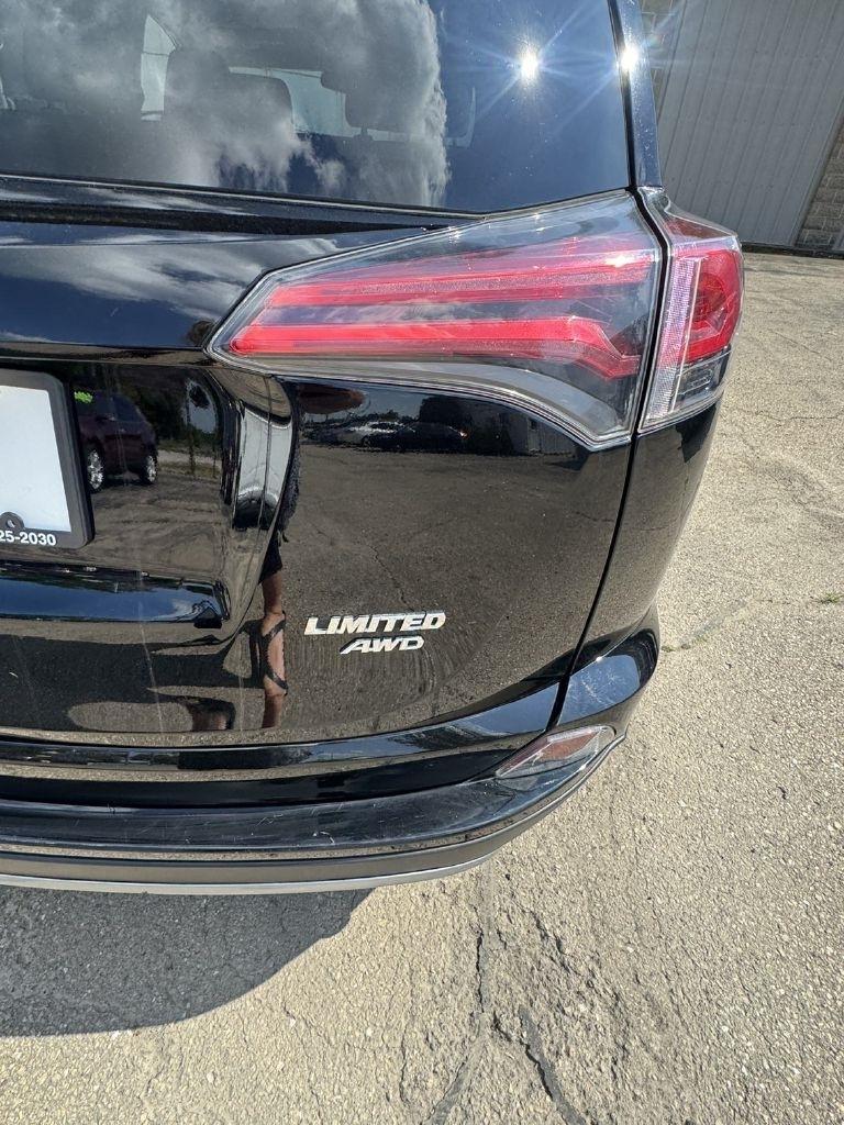 Toyota RAV4 XLE AWD 2018