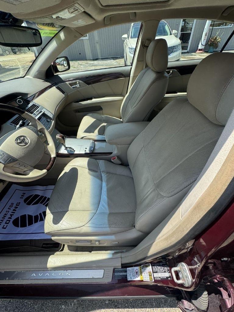 Toyota Avalon XL 2008