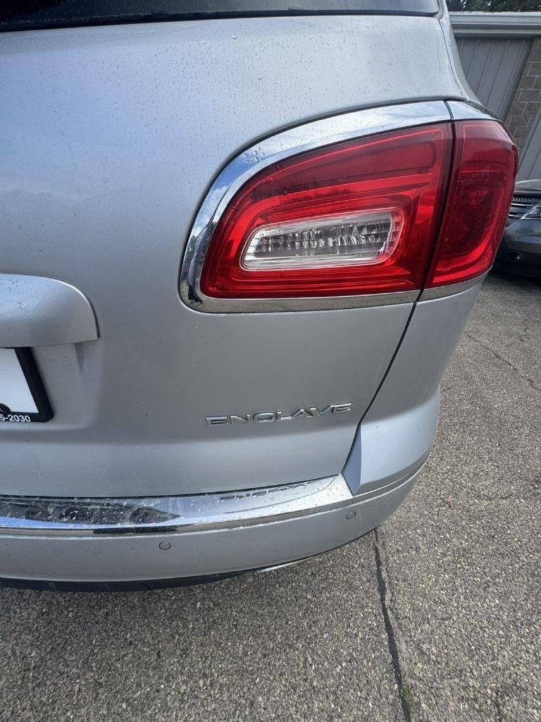 Buick Enclave Convenience FWD 2016