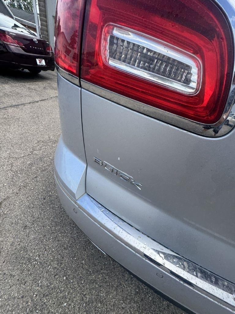 Buick Enclave Convenience FWD 2016