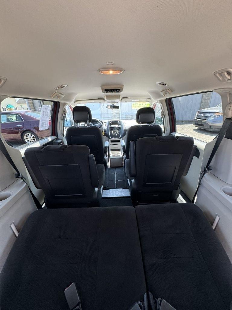 Dodge Grand Caravan SE 2012
