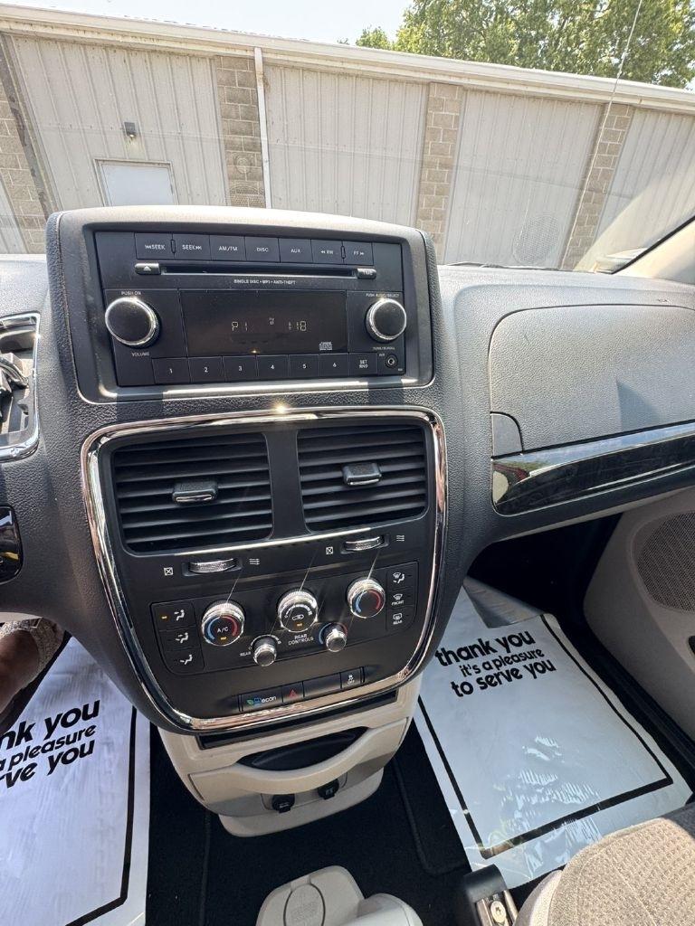 Dodge Grand Caravan SE 2012