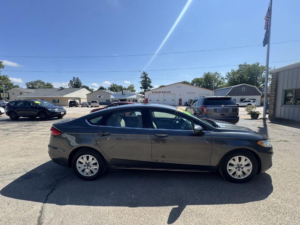 Ford Fusion S 2019