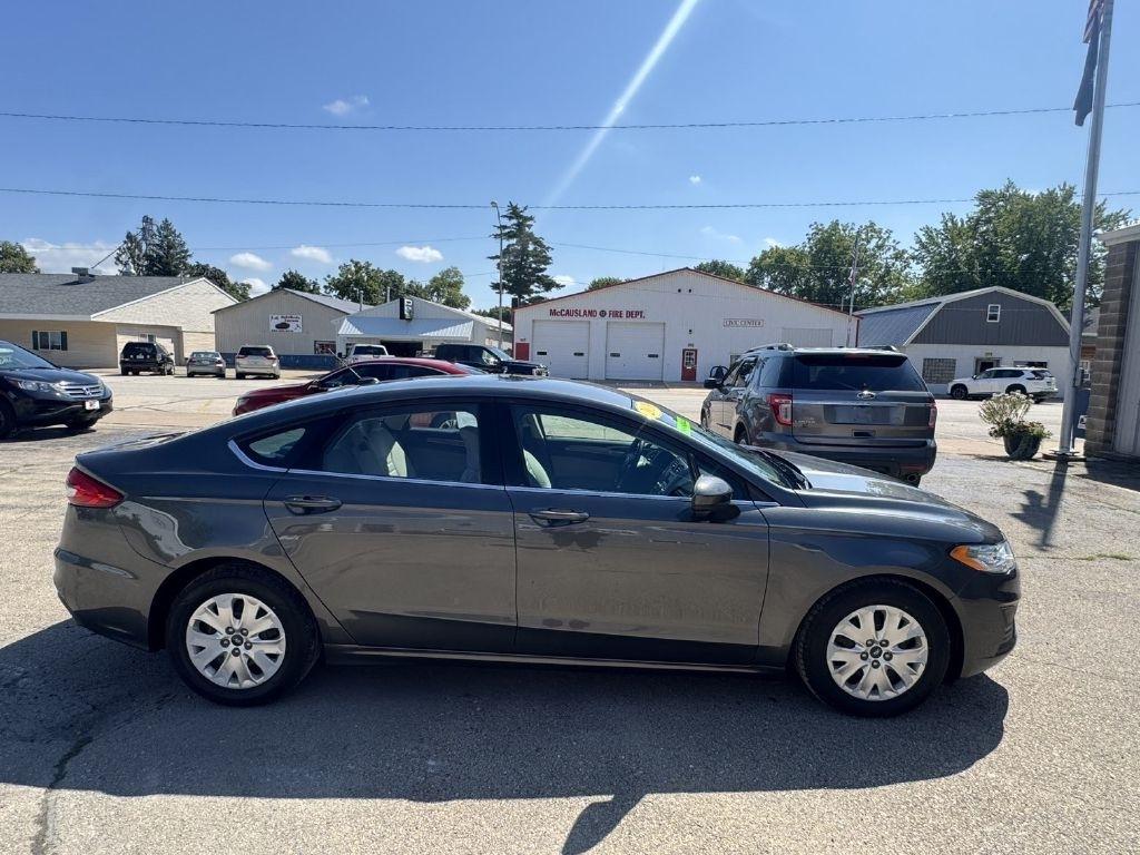 Ford Fusion S 2019