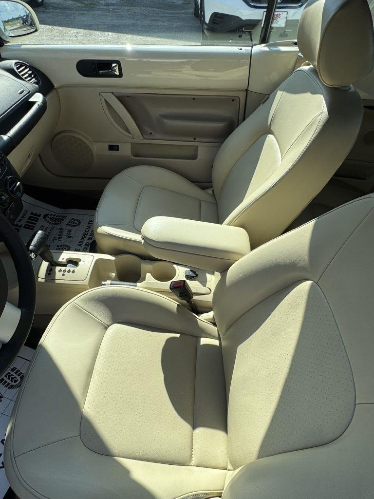 Volkswagen New Beetle S Convertible 2008