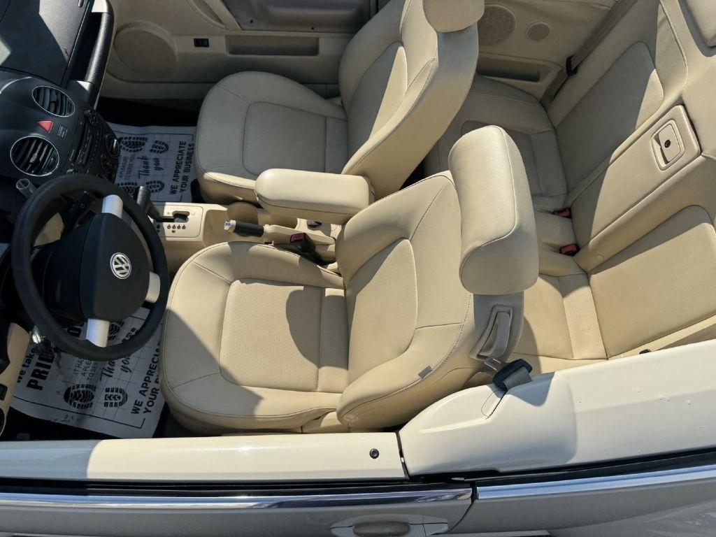 Volkswagen New Beetle S Convertible 2008