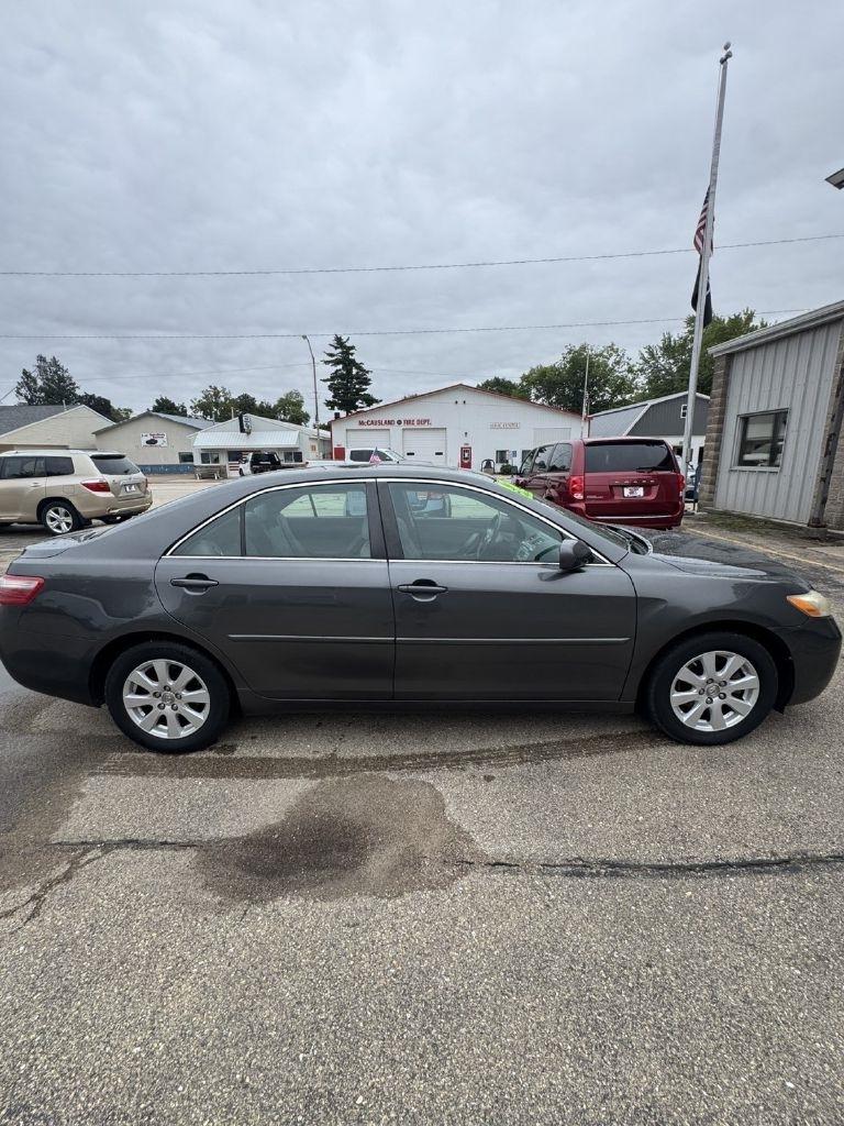 Toyota Camry SE 5-Spd AT 2009