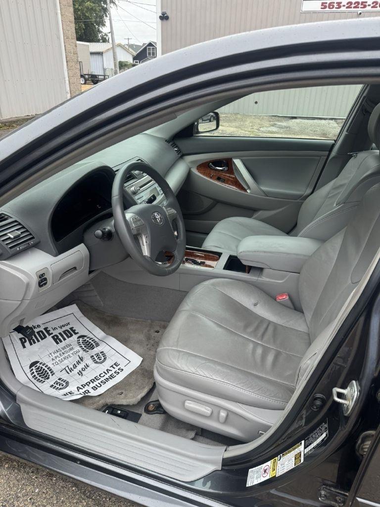 Toyota Camry SE 5-Spd AT 2009