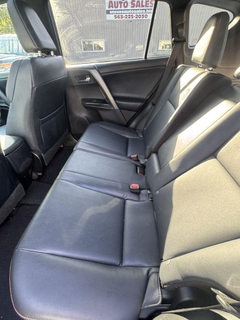 Toyota RAV4 SE 4WD 2016