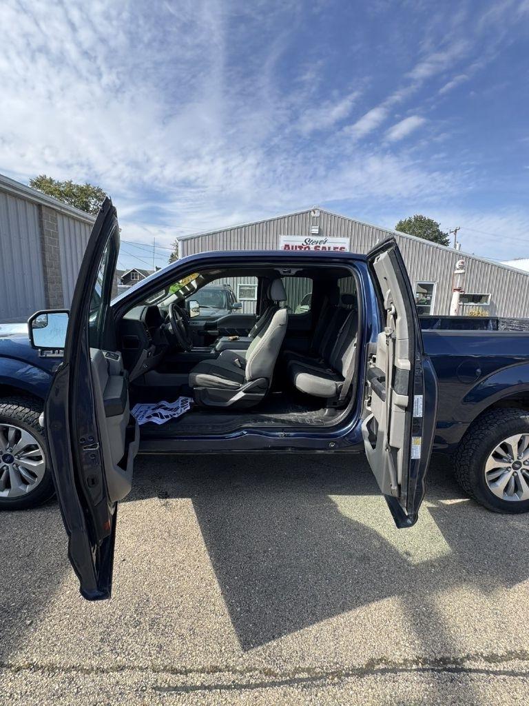 Ford F-150 XL SuperCab 8-ft. Bed 4WD 2017
