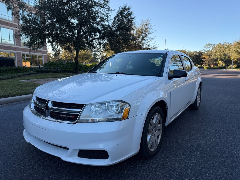 2014 Dodge Avenger SE's photo