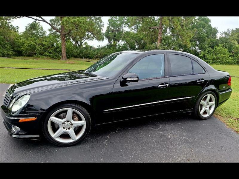 Mercedes-Benz E-Class E350 Luxury Sedan 2009