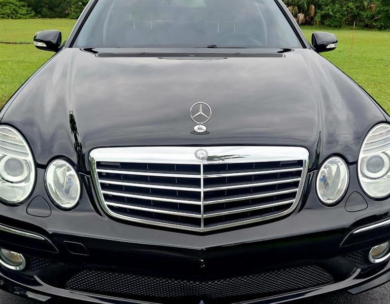 Mercedes-Benz E-Class E350 Luxury Sedan 2009