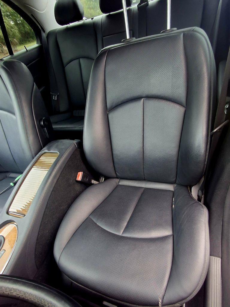 Mercedes-Benz E-Class E350 Luxury Sedan 2009