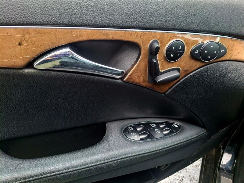 Mercedes-Benz E-Class E350 Luxury Sedan 2009