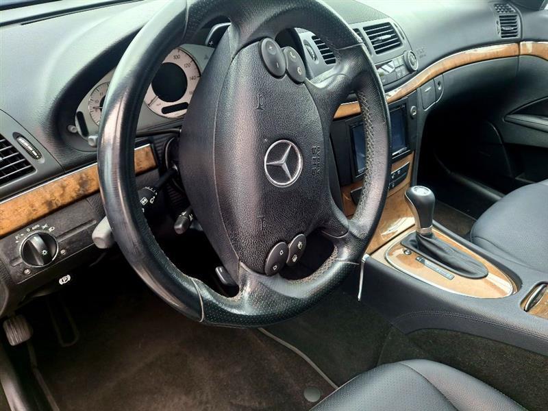 Mercedes-Benz E-Class E350 Luxury Sedan 2009