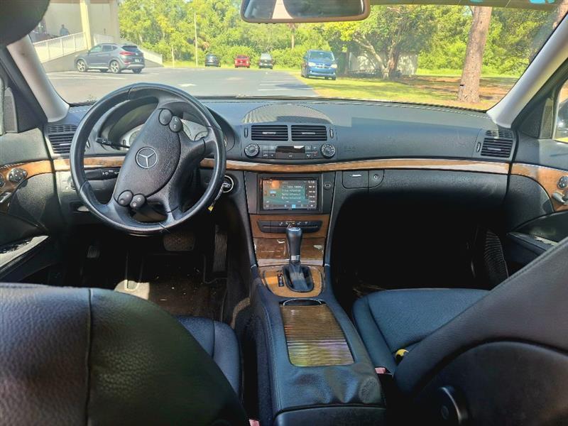 Mercedes-Benz E-Class E350 Luxury Sedan 2009