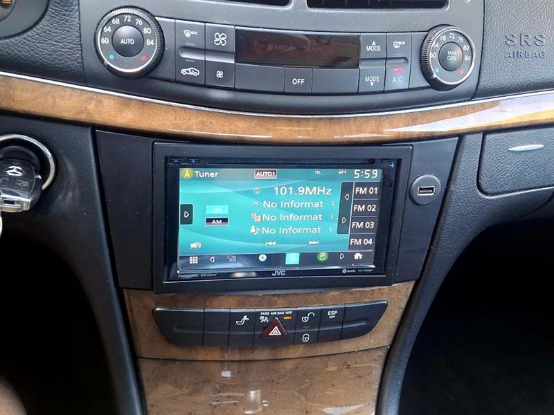 Mercedes-Benz E-Class E350 Luxury Sedan 2009