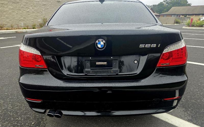 BMW 5-Series 528i 2008