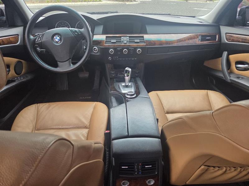 BMW 5-Series 528i 2008
