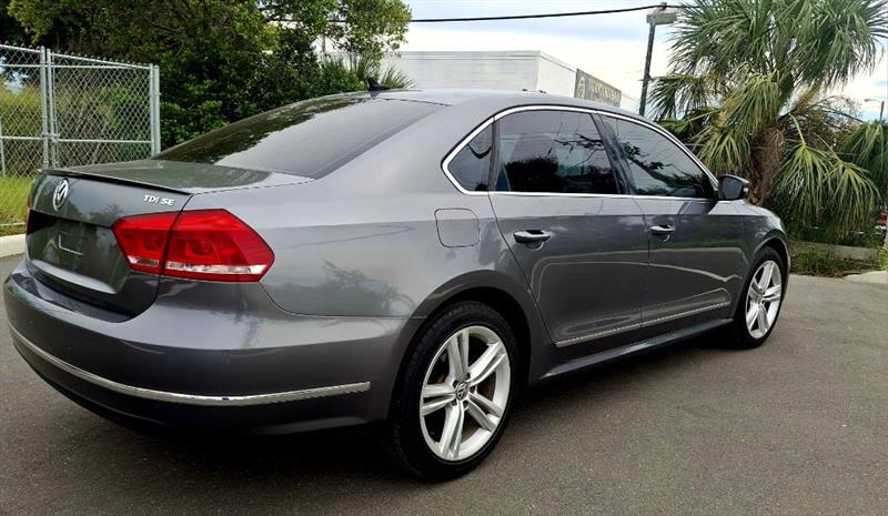 2014 Volkswagen Passat TDI SE photo 2