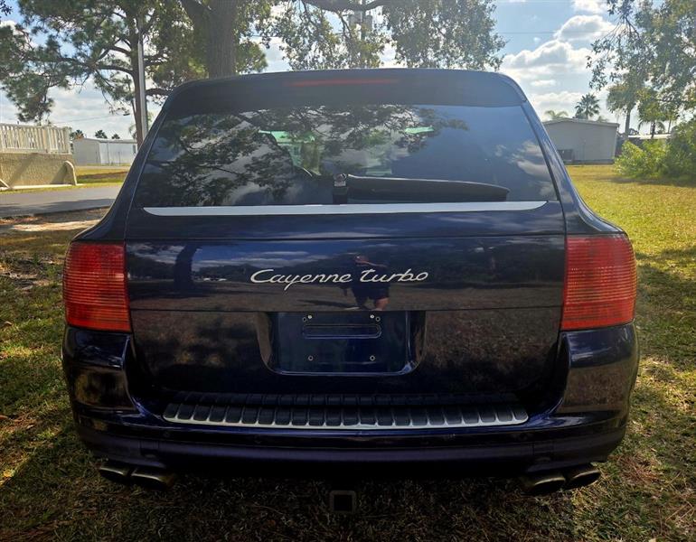 2004 Porsche Cayenne Turbo photo 2