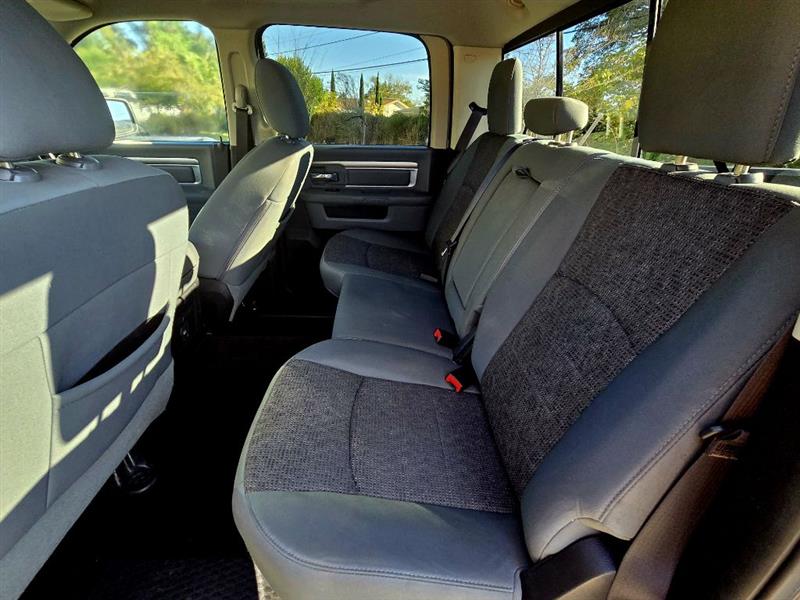 RAM 1500 SLT Crew Cab SWB 4WD 2016
