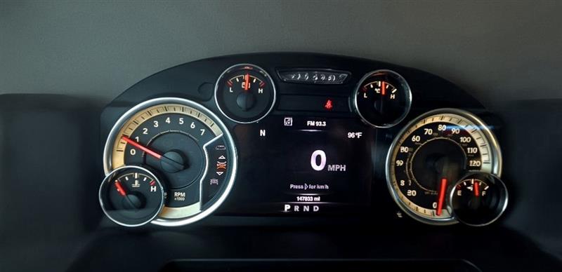 RAM 1500 SLT Crew Cab SWB 4WD 2016