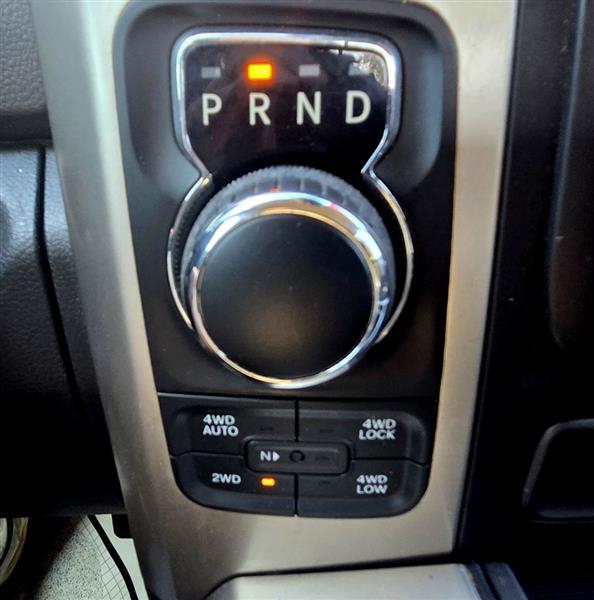 RAM 1500 SLT Crew Cab SWB 4WD 2016