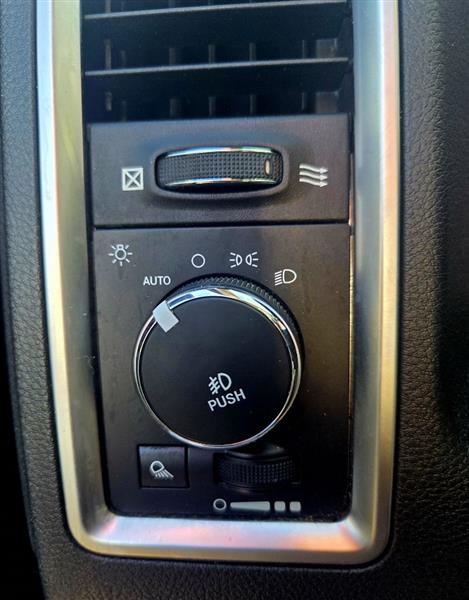 RAM 1500 SLT Crew Cab SWB 4WD 2016