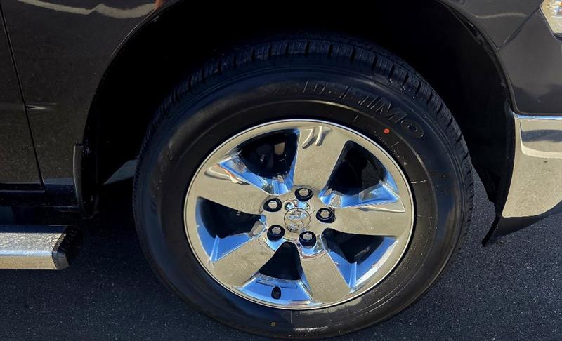 RAM 1500 SLT Crew Cab SWB 4WD 2016