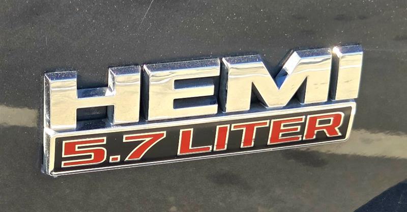 RAM 1500 SLT Crew Cab SWB 4WD 2016