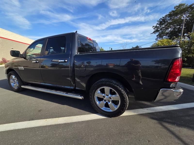 RAM 1500 SLT Crew Cab SWB 2WD 2017
