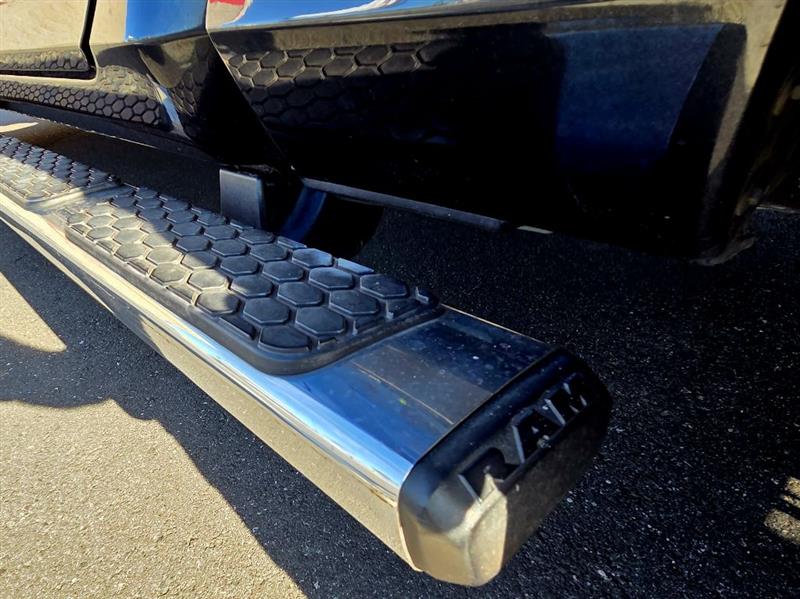 RAM 1500 SLT Crew Cab SWB 2WD 2017