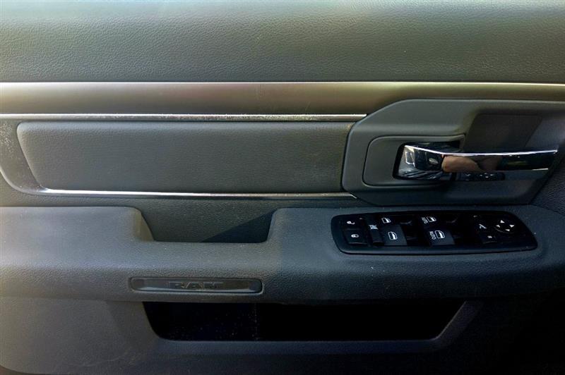 RAM 1500 SLT Crew Cab SWB 2WD 2017