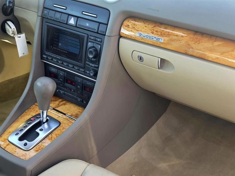 Audi A4 2.0T Cabriolet quattro with Tiptronic 2009