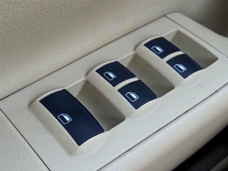 Audi A4 2.0T Cabriolet quattro with Tiptronic 2009