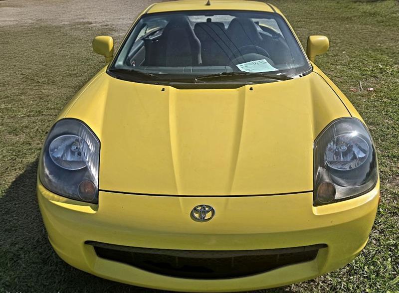 Toyota MR2 Spyder Base 2000