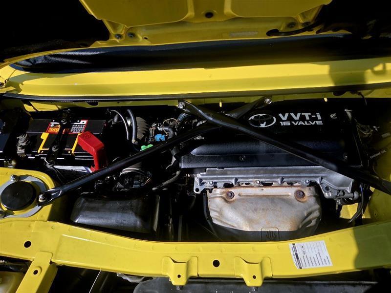 Toyota MR2 Spyder Base 2000