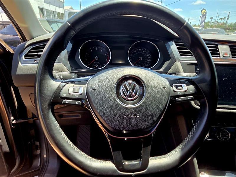 Volkswagen Tiguan SE 2018