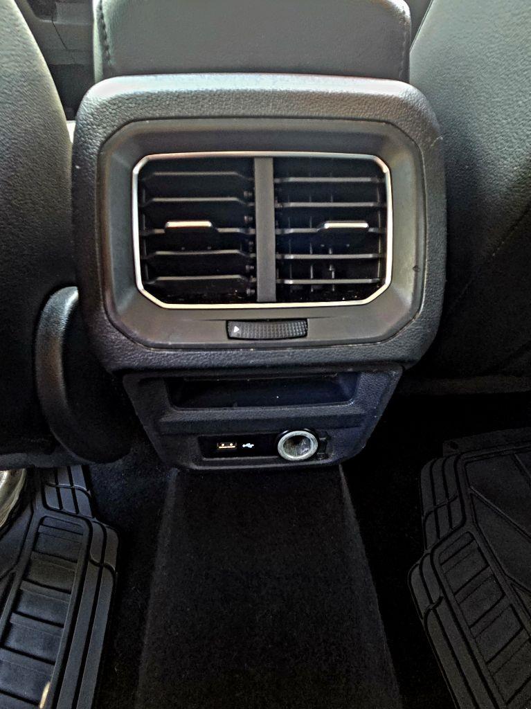 Volkswagen Tiguan SE 2018