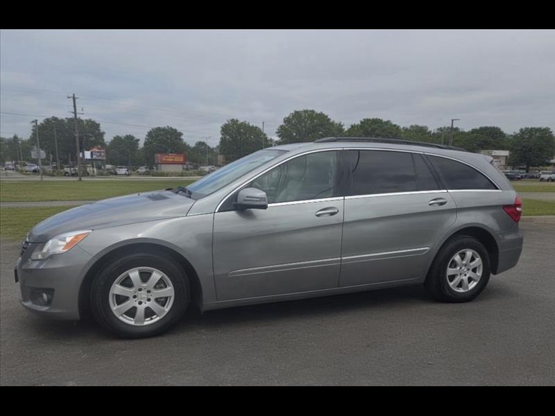 Mercedes-Benz R-Class R350 4MATIC w/ 3rd Row 2011