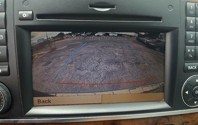 Mercedes-Benz R-Class R350 4MATIC w/ 3rd Row 2011