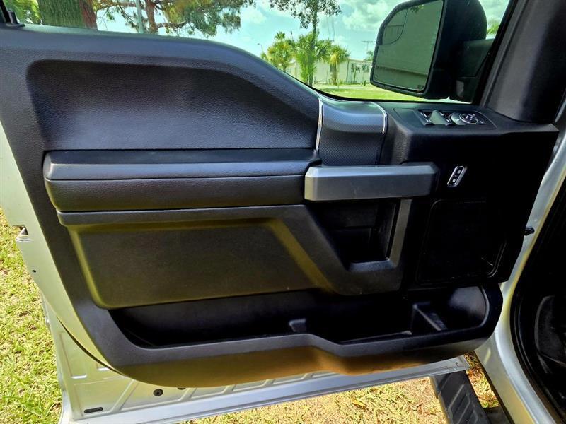 Ford F-150 XL SuperCrew 5.5-ft. Bed 2WD 2017