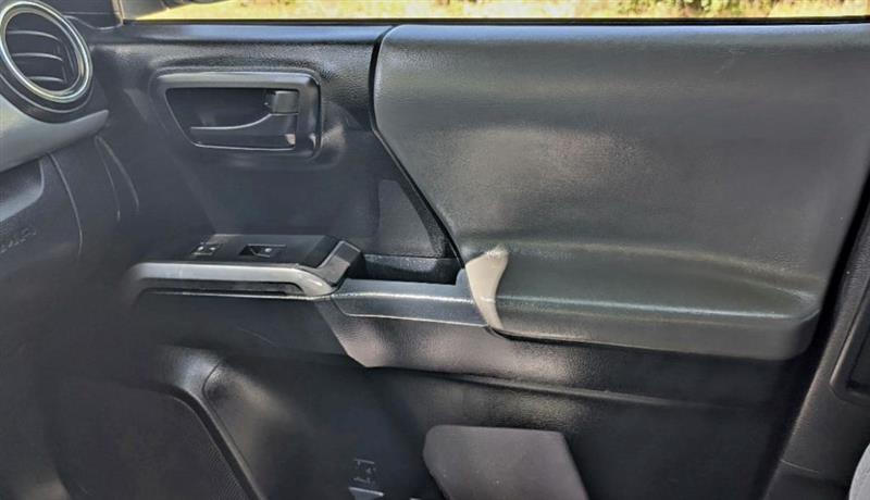 Toyota Tacoma SR5 Access Cab V6 6AT 4WD 2017